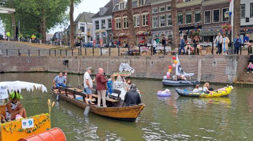 ‘Scheepsjongens van Vreeswijk’ winnen de originaliteitsprijs tijdens de pieremachochelwedstrijd