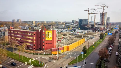 Zeecontainers op de A.C. Verhoefweg