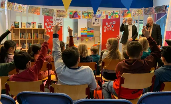 Eerste schoolbibliotheek feestelijk geopend