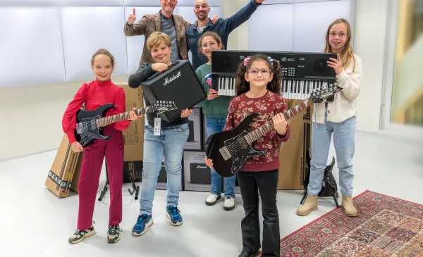 Nieuwe instrumenten voor het ‘KOM Together Buurtorkest’