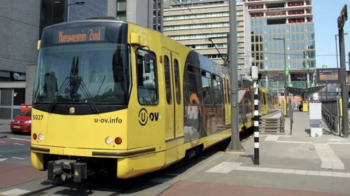 Oude SUNIJ tram wordt geveild en komt niet als deel in het Atrium van het Stadshuis