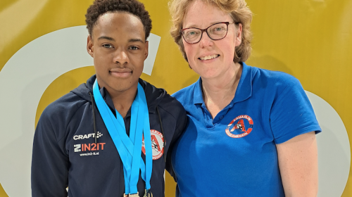 Zwemvereniging Aquarijn pakt 10e plaats tijdens Eindhoven Diving Cup 2024