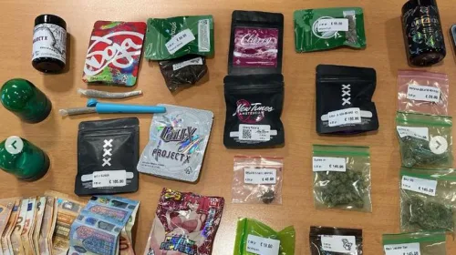 Politie treft drugs aan in vluchtende Duitse huurauto