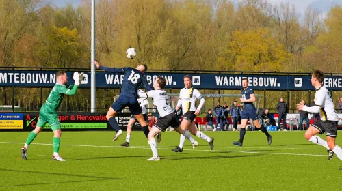 SV Parkhout wint met 3-2 van koploper Theole