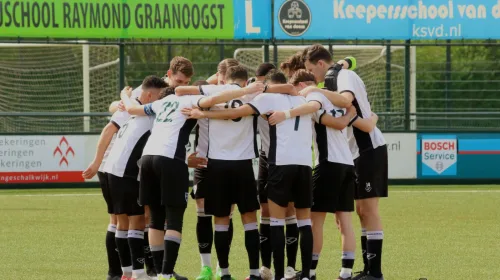 JSV wint met 5-2 van IJFC