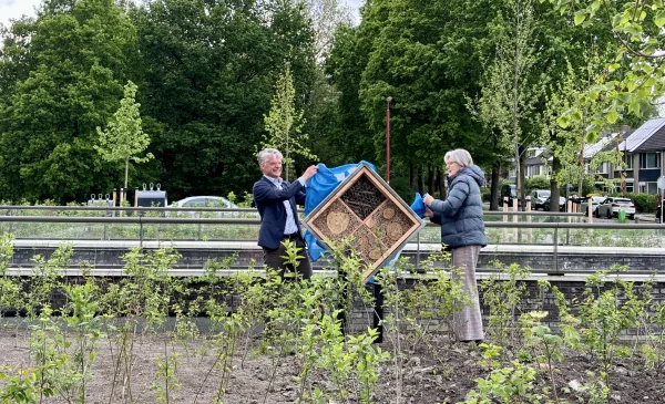 Gemeente Nieuwegein en Blauwhoed openen natuurinclusieve tuin bij Point of View