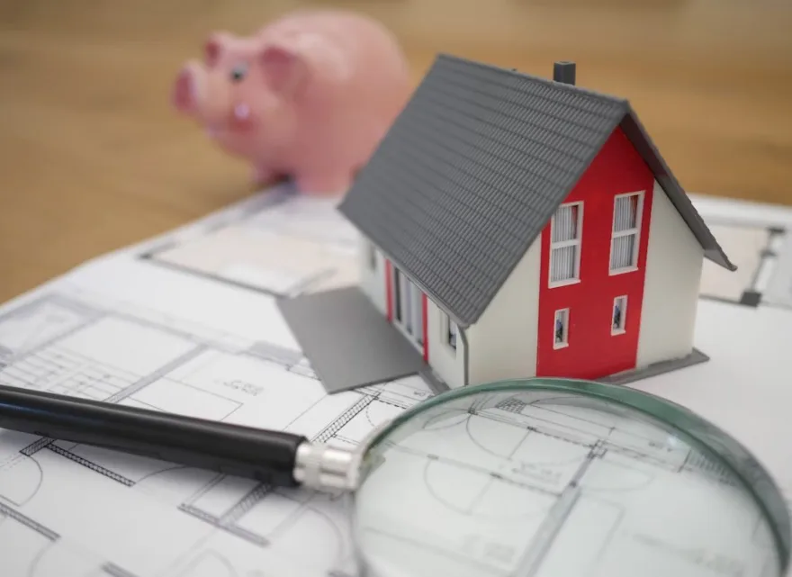 Huis met vergrootglas