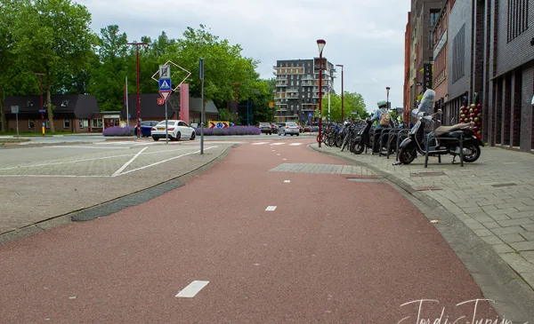 Is de toekomst van de Nieuwegeinse speelhal onzeker? De strijd tussen fysiek en online vermaak