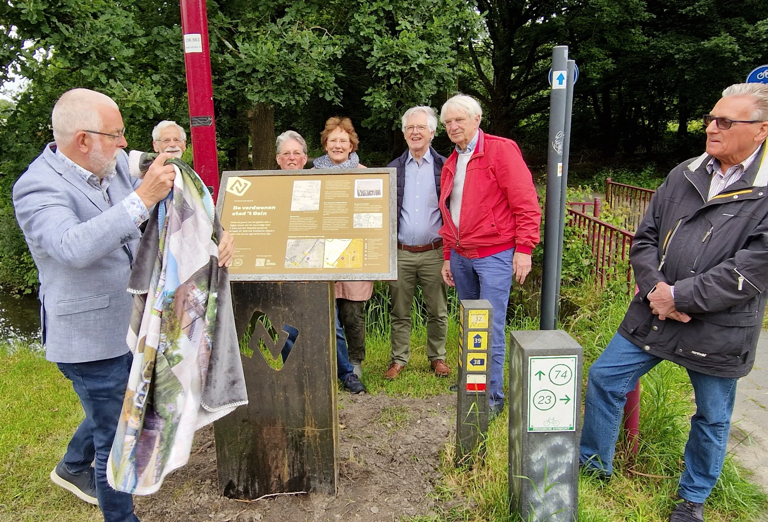 Bord onthulling Geyn