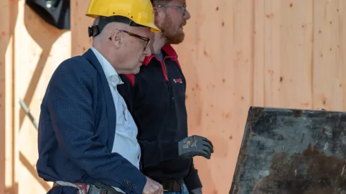 Eerste wanden nieuwe MEC gebouw op het Natuurkwartier geplaatst