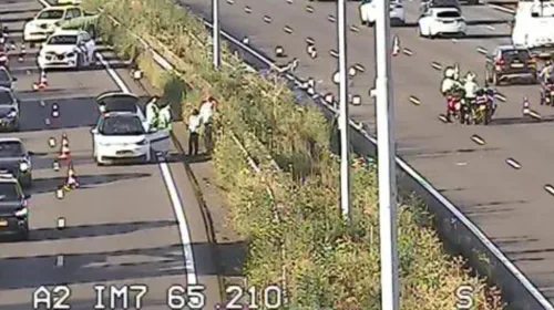 Betonblokken op de A2 bij Nieuwegein zorgen voor schade en vertraging