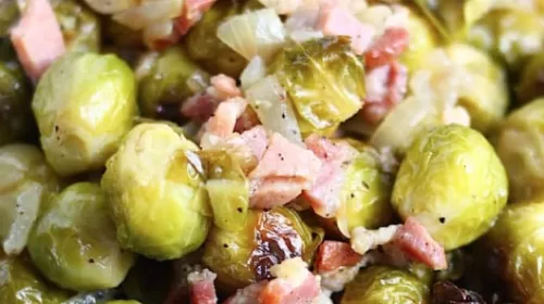 Koken met Pen: ‘Gesmoorde spruitjes met gekarameliseerde uien, spekjes en mosterd’