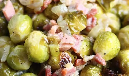 Koken met Pen: ‘Gesmoorde spruitjes met gekarameliseerde uien, spekjes en mosterd’