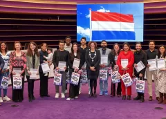 Tijdens Naturalisatiedag krijgen 27 mensen en 7 kinderen het Nederlanderschap