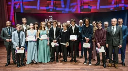Jong dwarsfluit talent Hannah Herrlitz uit Nieuwegein wint 2e prijs in regiofinale Prinses Christina Concours