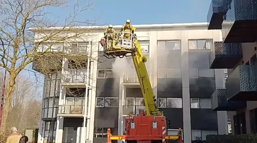 Flatbrand Krijtwal onder controle, appartement flink beschadigd