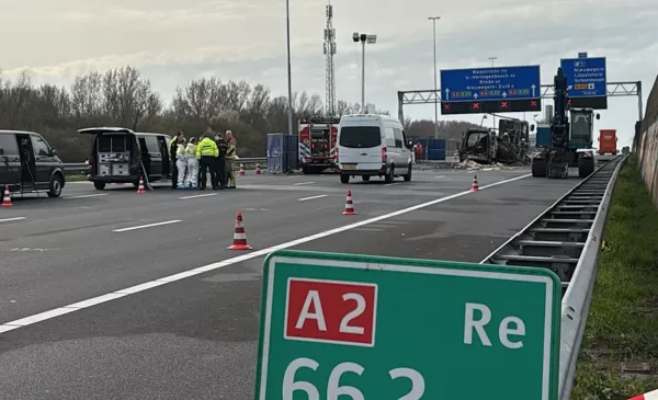 Politie verricht onderzoek na ernstig ongeval op de A2 bij Nieuwegein