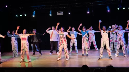 Geslaagde theatervoorstelling op het Oosterlicht College
