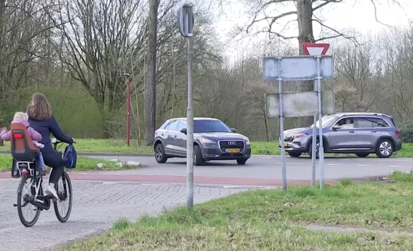 Bestuur SV Parkhout en MHCN zijn lakse houding van de politiek zat