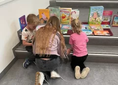 Geslaagde eerste boekenmarkt op De Vleugel levert 210 euro op