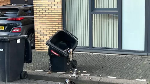 Meerdere klikko’s in brand gestoken in de wijk Blokhoeve