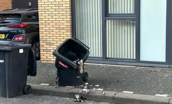 Meerdere klikko’s in brand gestoken in de wijk Blokhoeve
