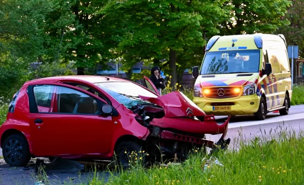 Maaltijdbezorger gewond na eenzijdig ongeval op de Parkhout