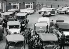 Van een Rolls Royce ralley naar een tocht met ‘lelijke eendje’