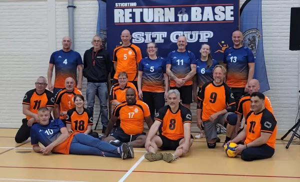 Stichting Return to Base genomineerd voor de Witte Anjer Prijs 2025