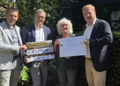 Lionsclub Nieuwegein overhandigt twee cheques aan Hospice Nieuwegein ter waarde van ruim € 27.000