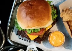 Fat Phill’s opent 21ste vestiging in Nieuwegeinen trakteert 1,5 uur lang op gratis burgers