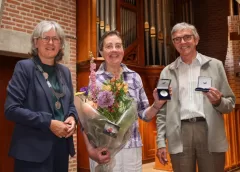 Anna van Rijnpenning voor veertig jaar vrijwilligerswerk