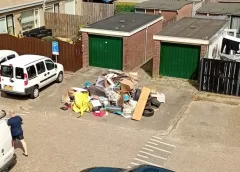 Afvalberg na ruime week pas verwijderd aan de Acaciastraat