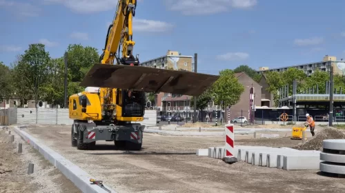 Zand, beton, pigment en vegen: het busplein in aanbouw en oplevering deel CityPromenade