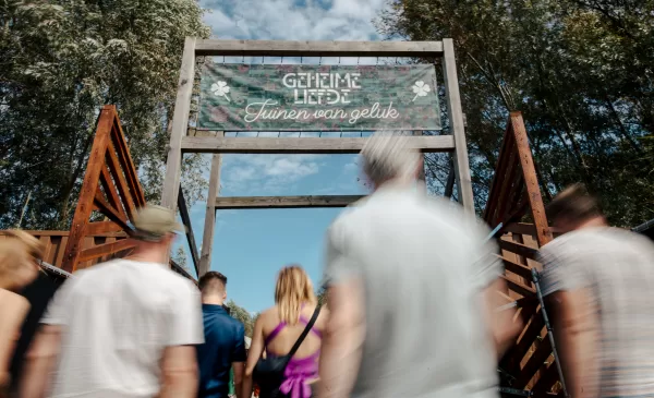 Geheime Liefde: Tuinen van Geluk keert op 26 juli terug – Struinen in de tuinen van de Middengaarde