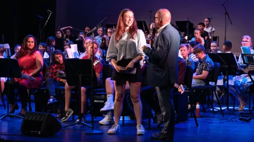 Gratis lunchpauzeconcert in DE KOM met Hannah en Linda Herrlitz