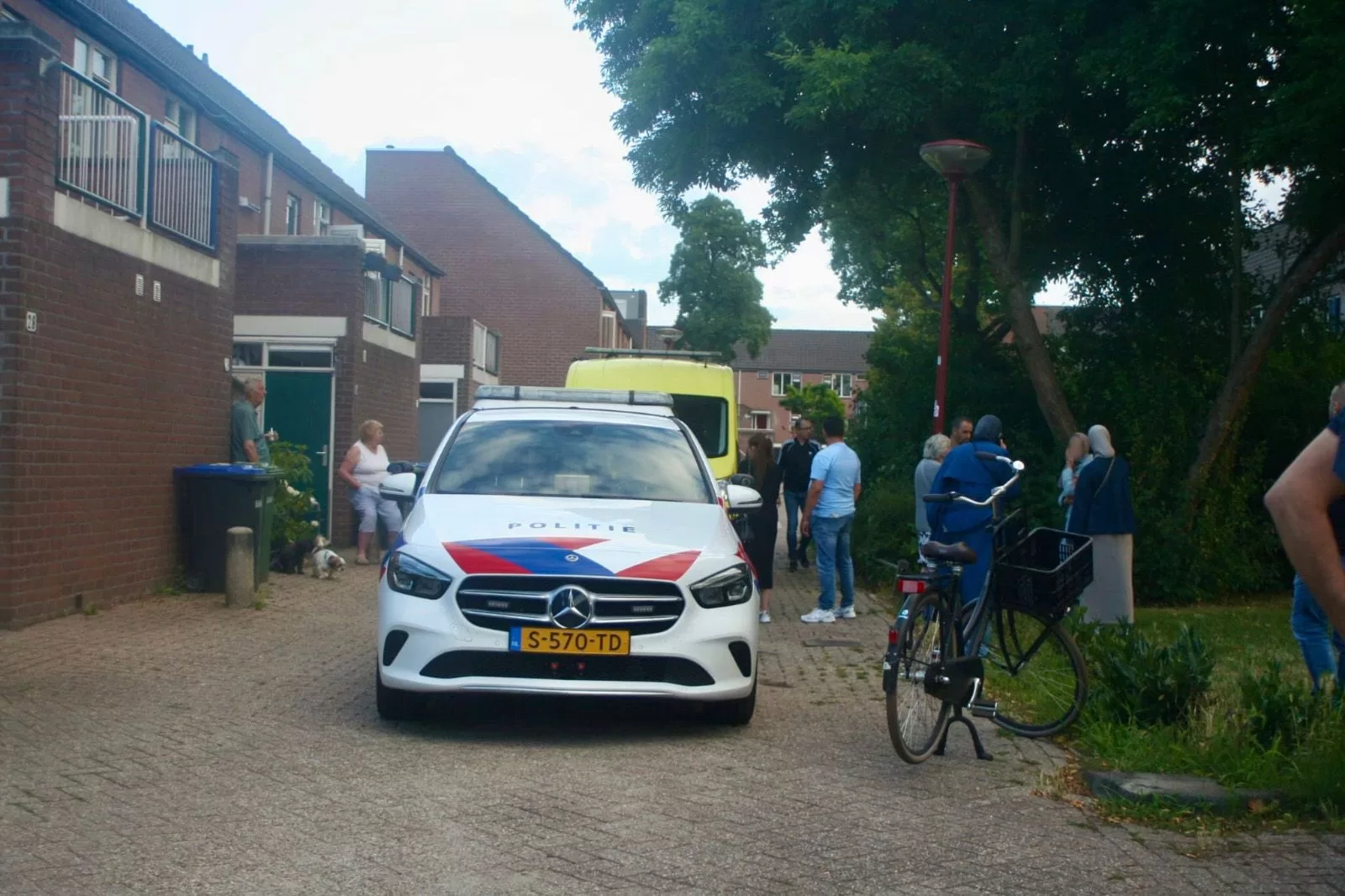 Meisje met schaar