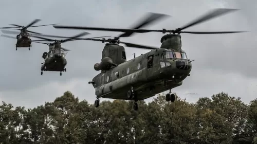 Chinooks laag over Nieuwegein – Defensie traint in ons luchtruim
