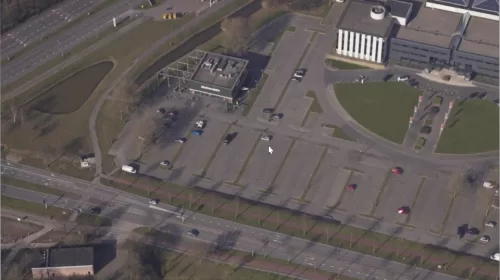 Beroving met geweld op de parkeerplaats aan de Symfonielaan
