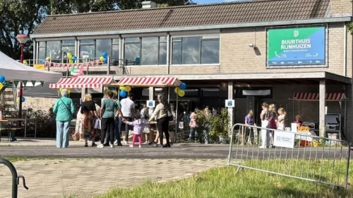 Feestelijke opening Buurthuis Rijnhuizen met een Wijkfeest