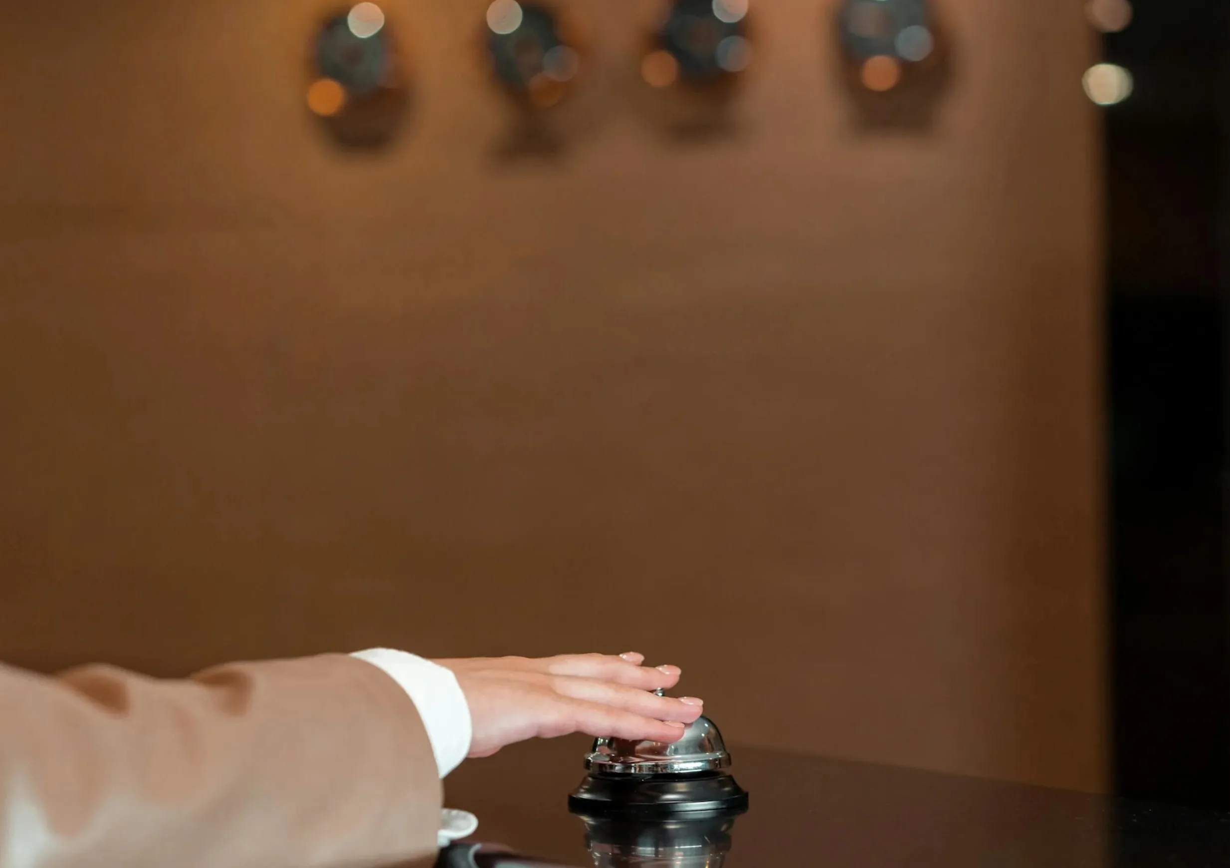 Drukbel op balie hotel