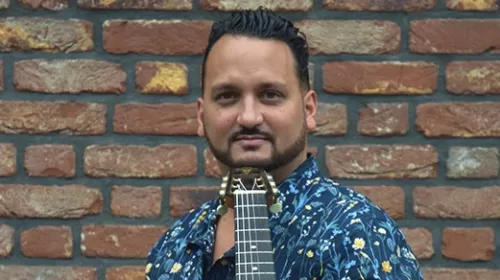 Mozes Rosenberg bij AkoestiCafé in Hudson Bar & Kitchen