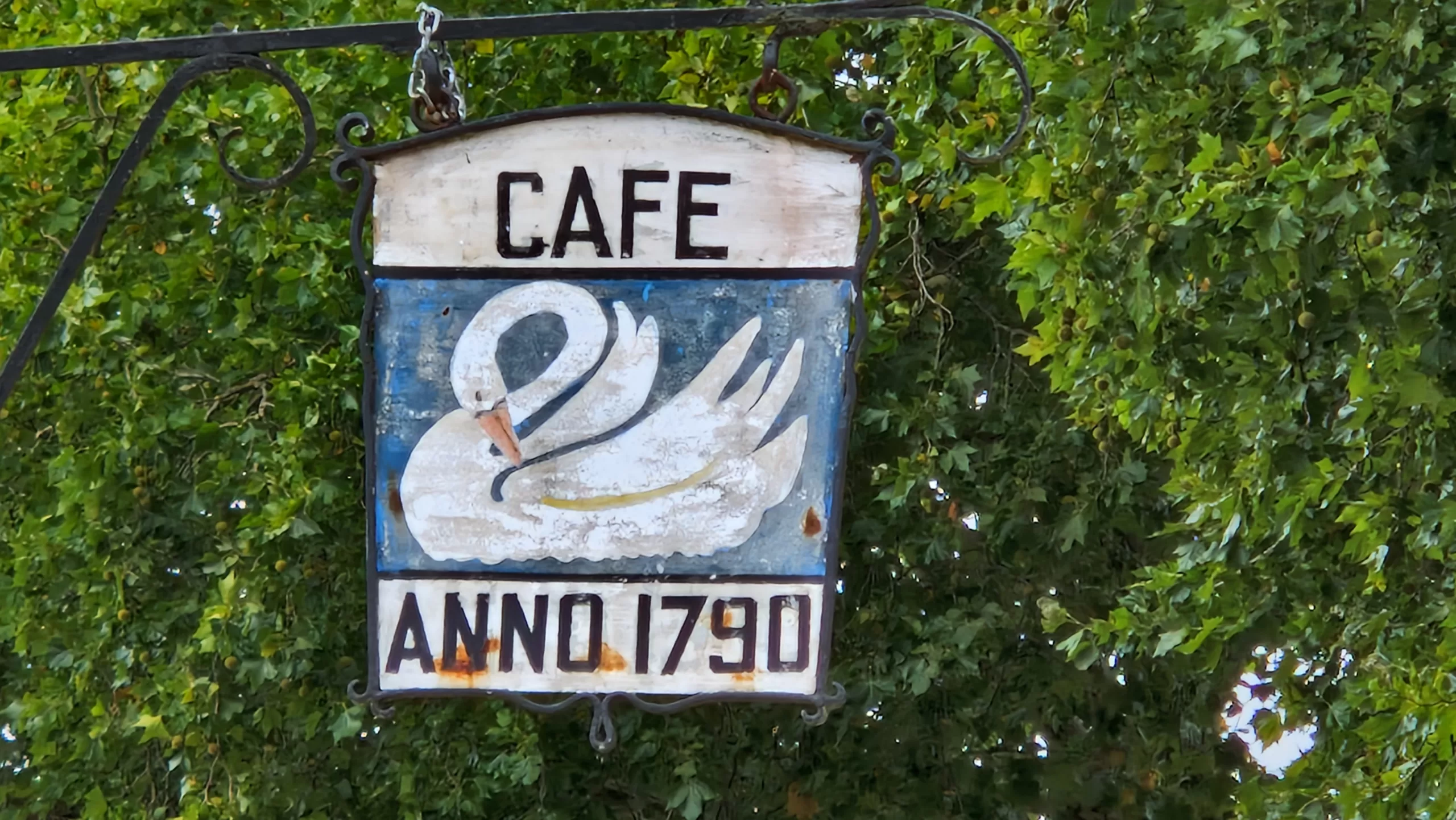Cafe het Zwaantje uithangbord