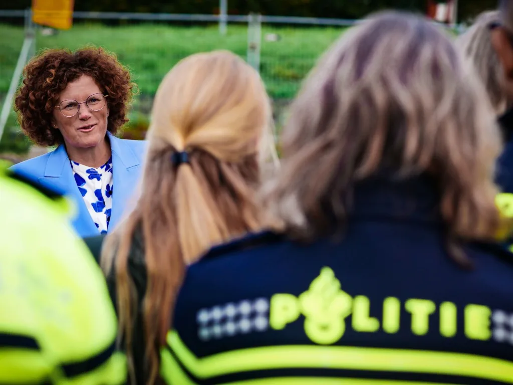 Burgemeester Marijke van Beukering bouw politiebureau