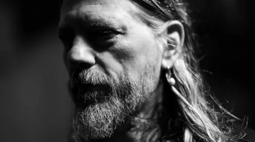 Van gitaar naar synth: sonoboei treedt voor het eerst live op in Nieuwegein