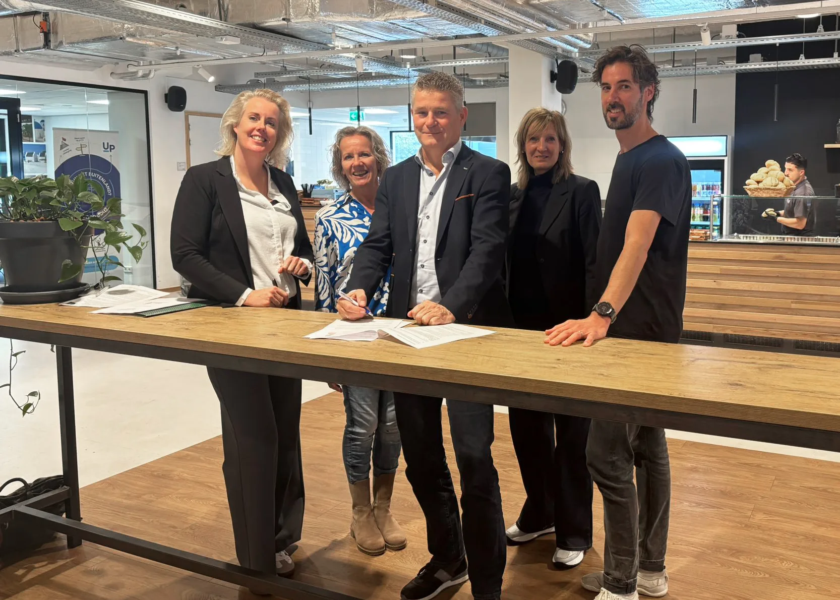 Ondertekening overeenkomst Horeca & Toerisme College The Colour Kitchen