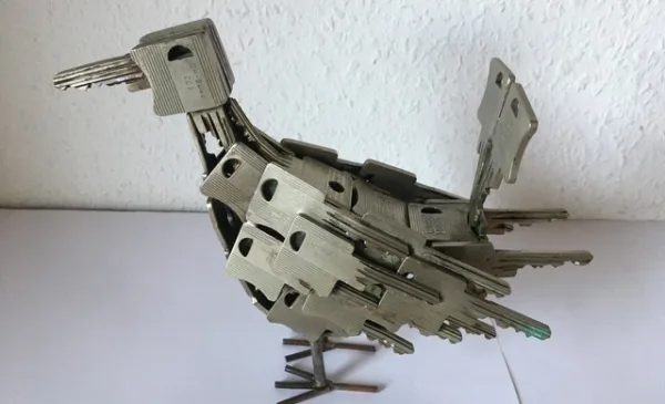 Expositie KunstGein in het Stadshuis: van sleutels tot stille bloemen