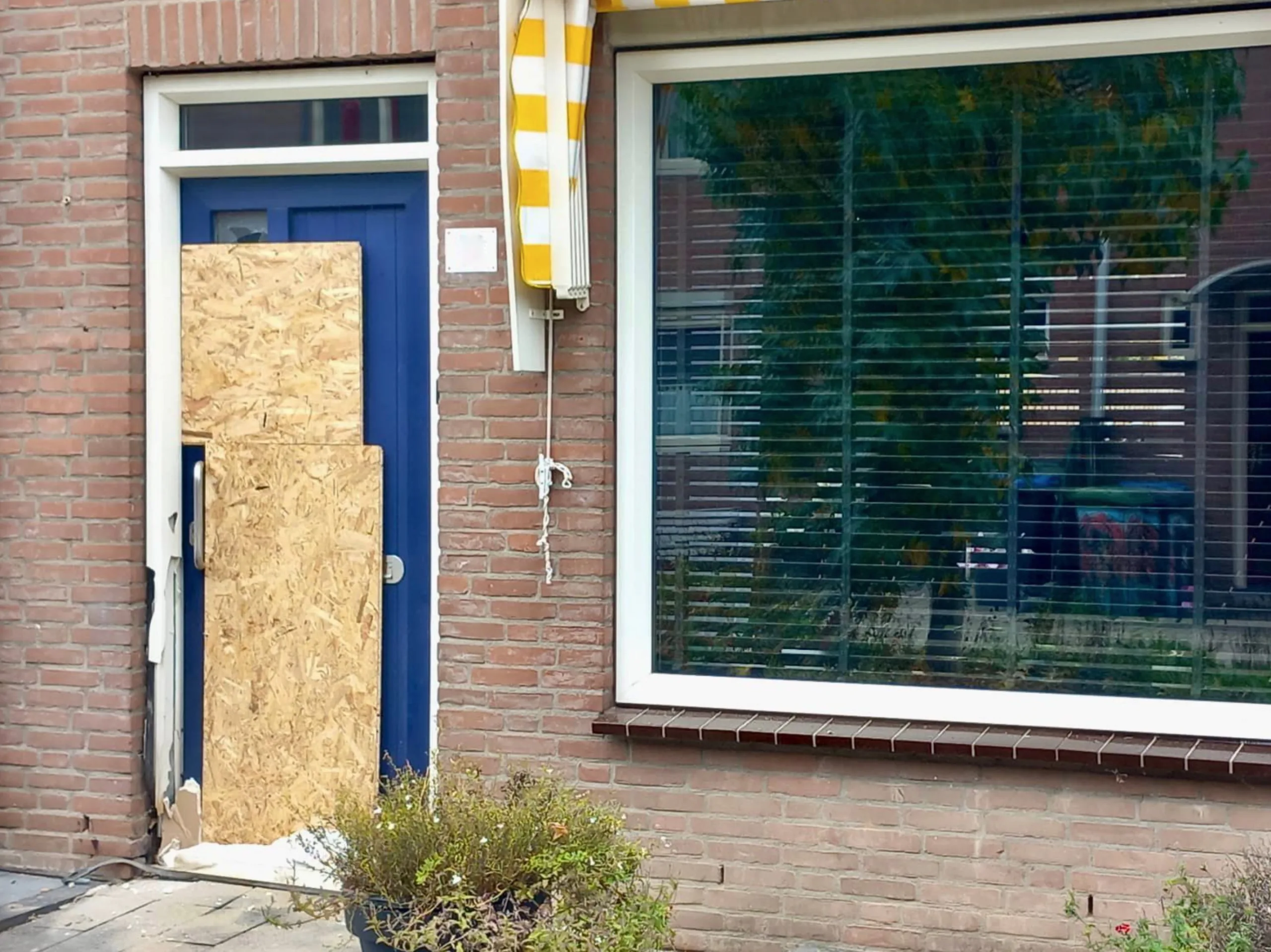 Deur woning Fokkesteeg opgeblazen