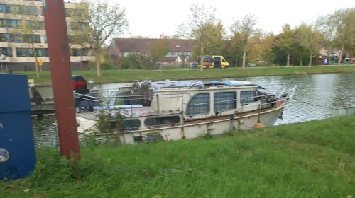 Werkende inwoner Nieuwegein dakloos door woningnood: leeft op oud schip aan kanaal