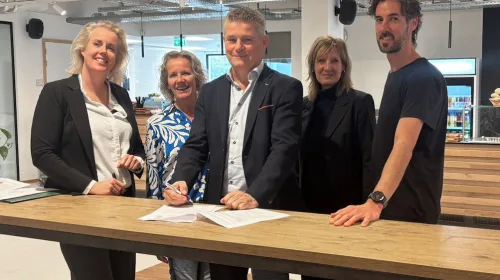 ROC Midden Nederland en The Colour Kitchen tekenen partnerschap voor praktijkverklaringen in de horeca